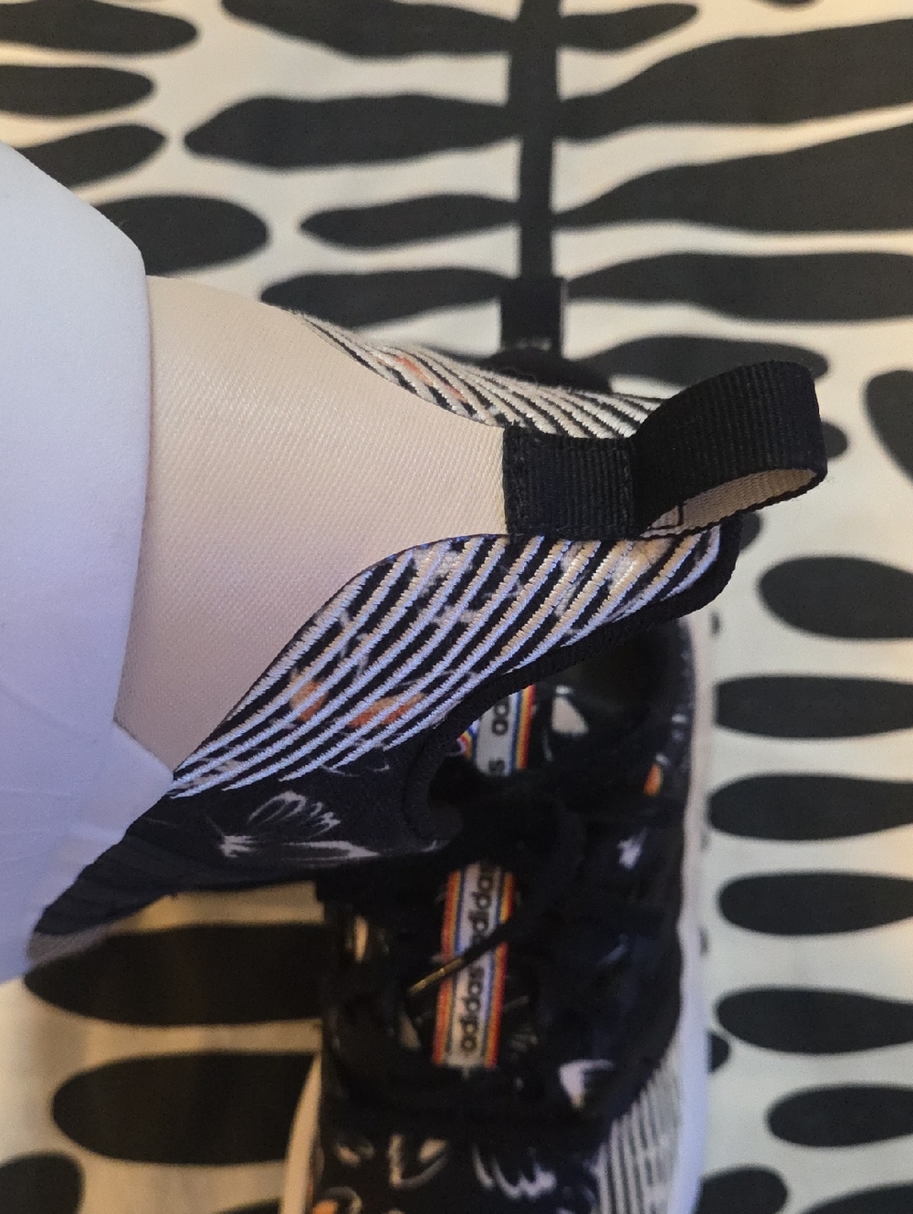 FARM RIO & Adidas Collab Runners - Picture 8 of 10